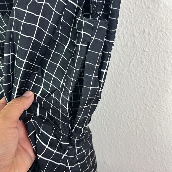 Theory Kimono Pleat Grid Print 100% Silk Twill Top Blouse Black White Sz Small - Picture 7 of 13
